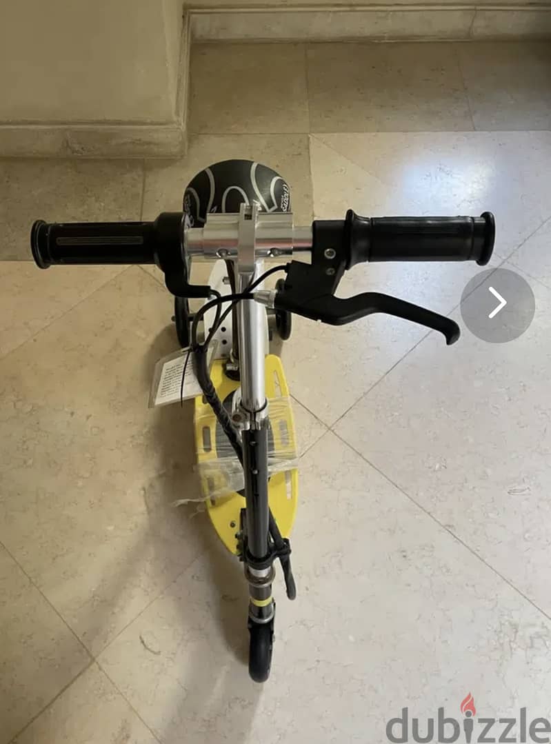 Brand New E-Scooter Yellow Color. 2
