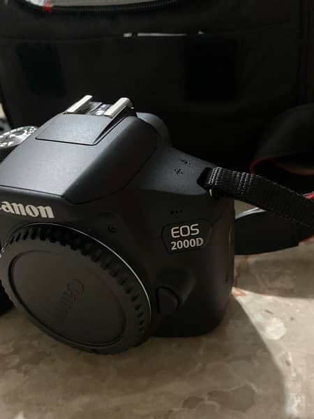 canon eos 2000D with bag 6