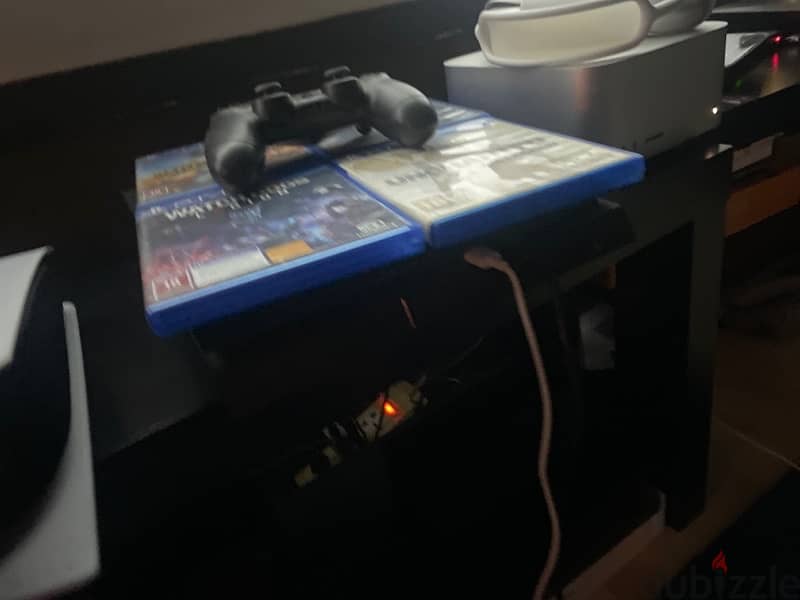 ps4 with 4 games 0