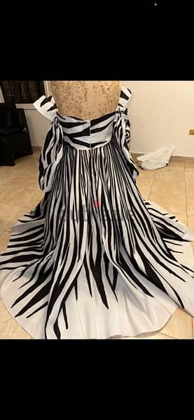 فستان سواريه من ( الكويت) جديد للبيع بالتيكت 1