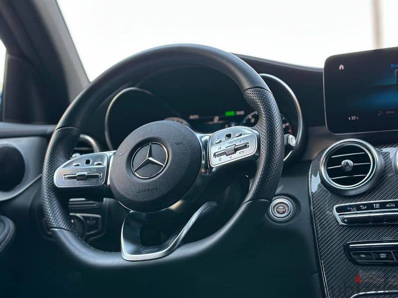 Mercedes-Benz-GLC 300e coupe_AMG_2022 5