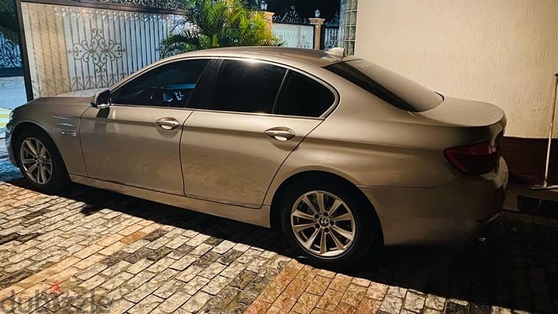 سيارة BMW 520 فابريكه بالكامل بحاله فوق الممتازه  السعر نهائي 1