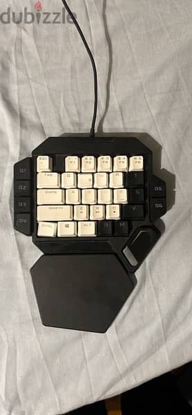 Half gaming keyboard