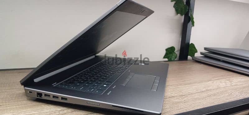 بسعر زمان  Hp zbook G5 NVIDIA  4giga جيل ثامن H  بحالة جديدة و شنطة 11