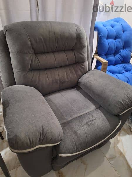 Recliner Sofa - كرسي رئاسي فخم مريح EGP12000 بدلا من EGP18000 2