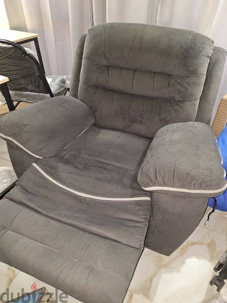 Recliner Sofa - كرسي رئاسي فخم مريح EGP12000 بدلا من EGP18000 7