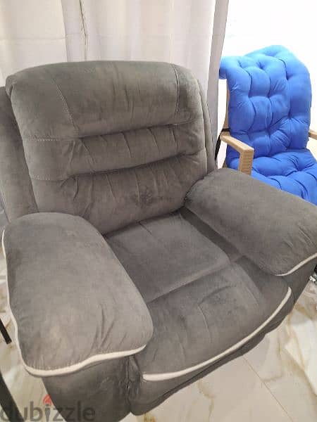 Recliner Sofa - كرسي رئاسي فخم مريح EGP12000 بدلا من EGP18000 10