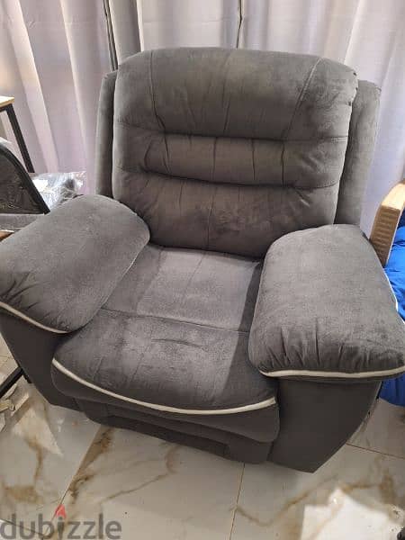 Recliner Sofa - كرسي رئاسي فخم مريح EGP12000 بدلا من EGP18000 11