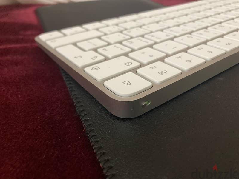 Apple Magic Keyboard (Latest Model) - Arabic + Cover 4