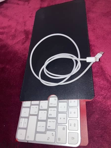 Apple Magic Keyboard (Latest Model) - Arabic + Cover 6