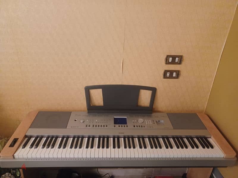 Piano Yamaha portable grand Dgx 640 7