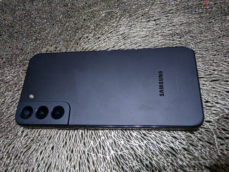 Samsung Galaxy S22 plus 8
