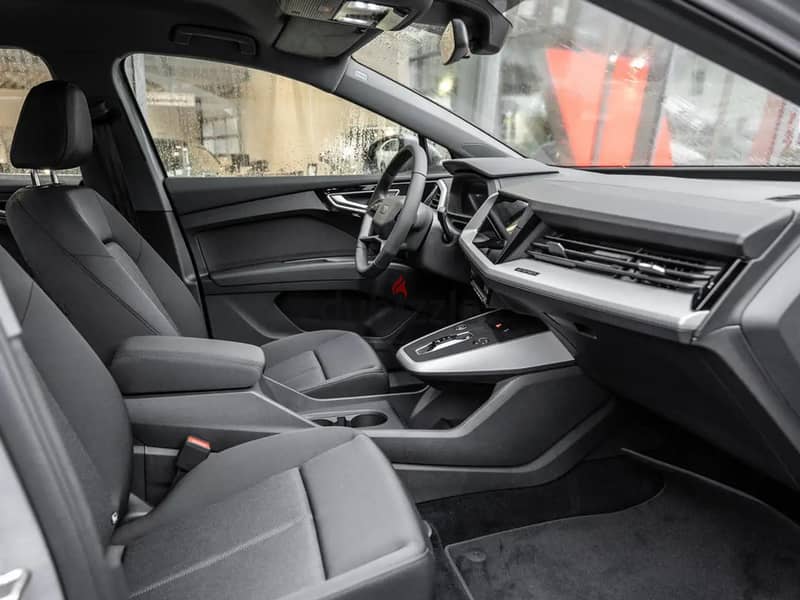 Audi Q4 40 e-tron 2024 أودي 5