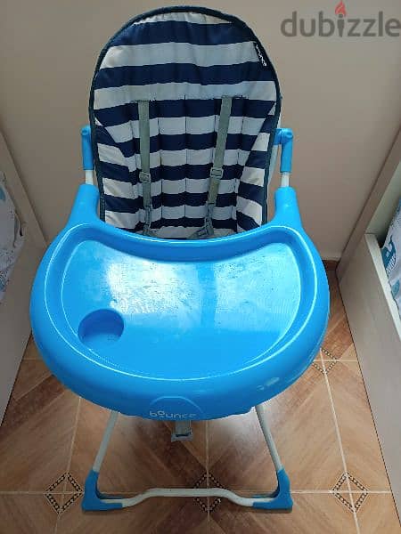 high chair  كرسى طفل بحاله ممتازه 3