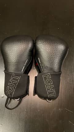 Decathlon boxing gloves 16 oz in good condition