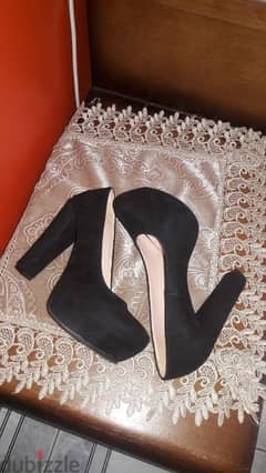 new black pair of shoes size 37