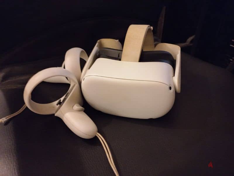 Quest 2 VR Headset 256GB Used 3
