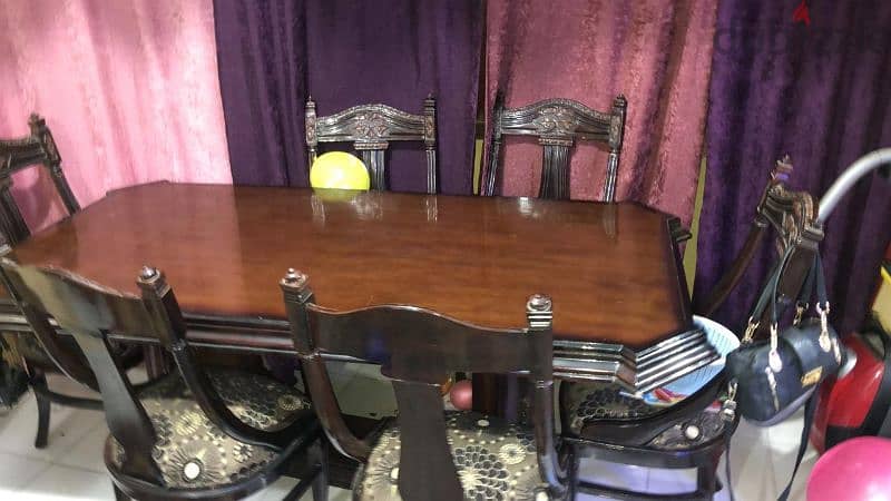 Quikr on sale dining table