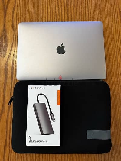 Apple 13.3” MacBook Pro M1 2020 + Adabter(New) + Cover