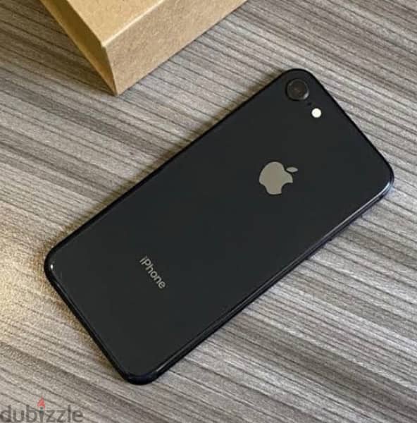 iphone 8 64 Gb, 76% متفتحش ومعاه العلبة 0