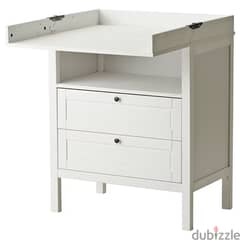 Changing table/chest of drawers