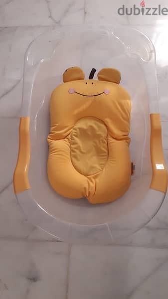 baby bath tub & bath tub sponge 1