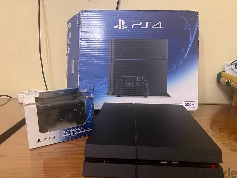 PS4 for sale with excellent condition جهاز بلاي ستيشن 4 بحاله ممتازه 4