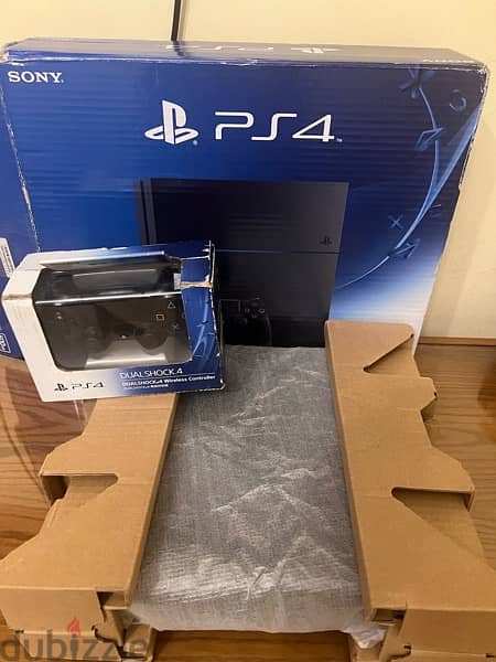 PS4 for sale with excellent condition جهاز بلاي ستيشن 4 بحاله ممتازه 5