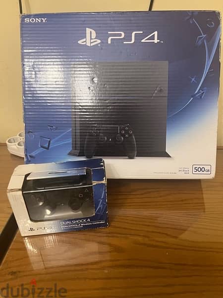 PS4 for sale with excellent condition جهاز بلاي ستيشن 4 بحاله ممتازه 6
