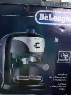 ماكينة صنع القهوة الاسبريسو الكابيتشينو . ماركة Delonghi 0