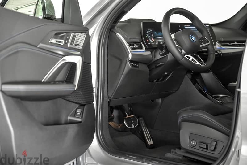 2024 BMW IX1 eDrive 30 (High Line) New Shape - Fully Electric 12