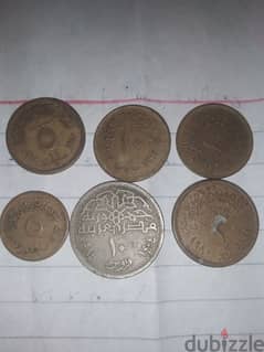 يوجد عدد من العملات القديمه 0