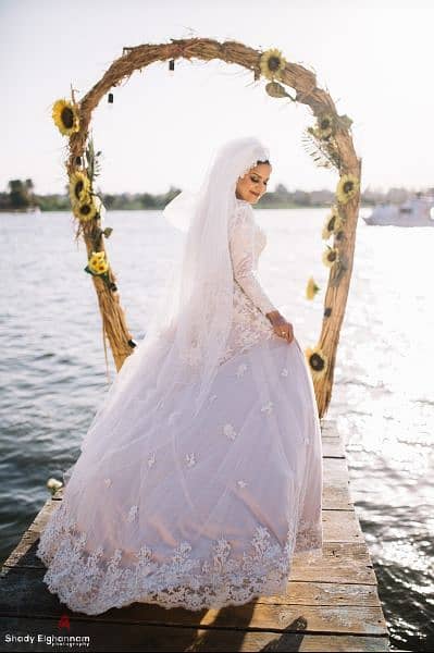 Wedding dress with details جيبير مستورد 3