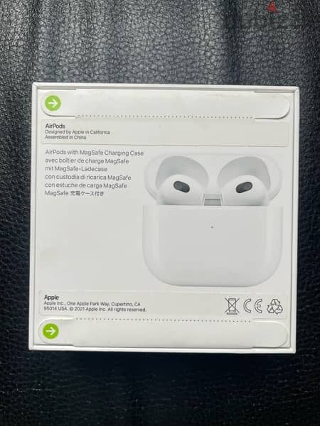 AirPods 3 3rd generation  with MagSafe charging sealed 1