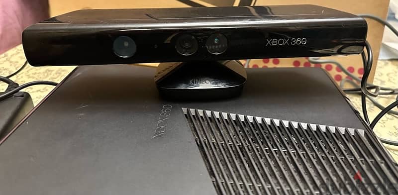 Xbox 360 with Kinect + 20 games 3