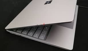 Used only 1 week surface Laptop Go 0