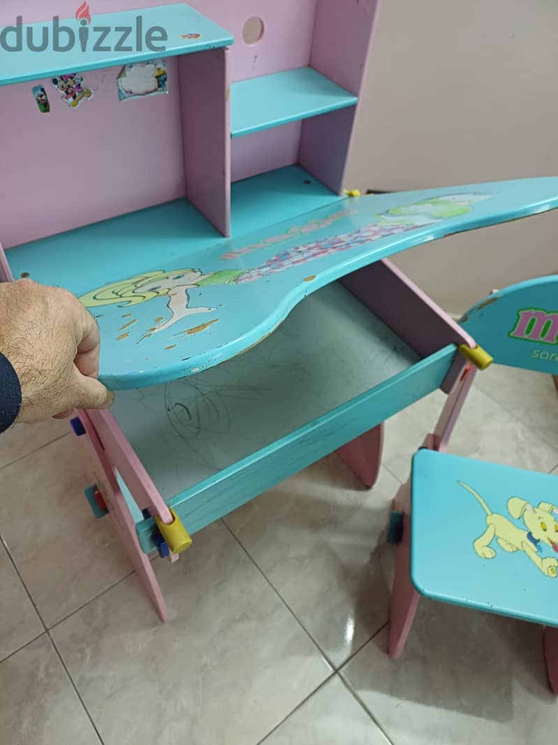 مكتب اطفال خشب مستورد قابل للفك و التركيب بسهولة و معه الكرسي الخشب 4
