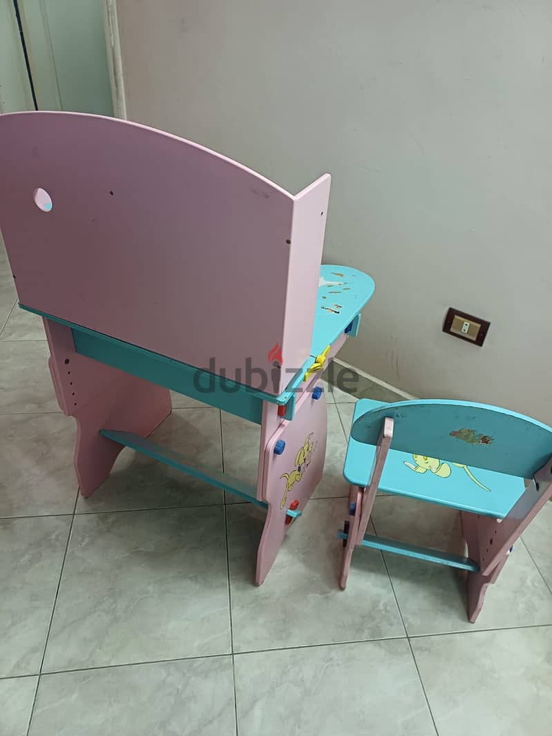 مكتب اطفال خشب مستورد قابل للفك و التركيب بسهولة و معه الكرسي الخشب 5