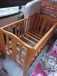 سرير اطفال حديث الولاده من عمر يوم الي 3 سنوات.