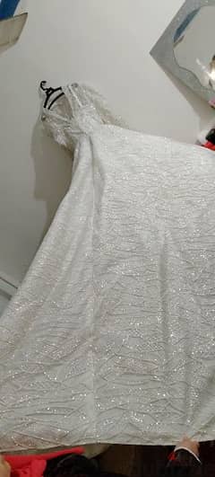 فستان زفاف استعمال مره تلبيس كبير و حلو جدا ف اللبس