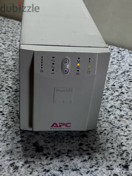 UPS APC 700VA أمريكي 2