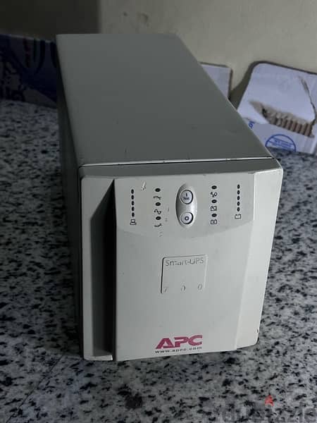 UPS APC 700VA أمريكي 5