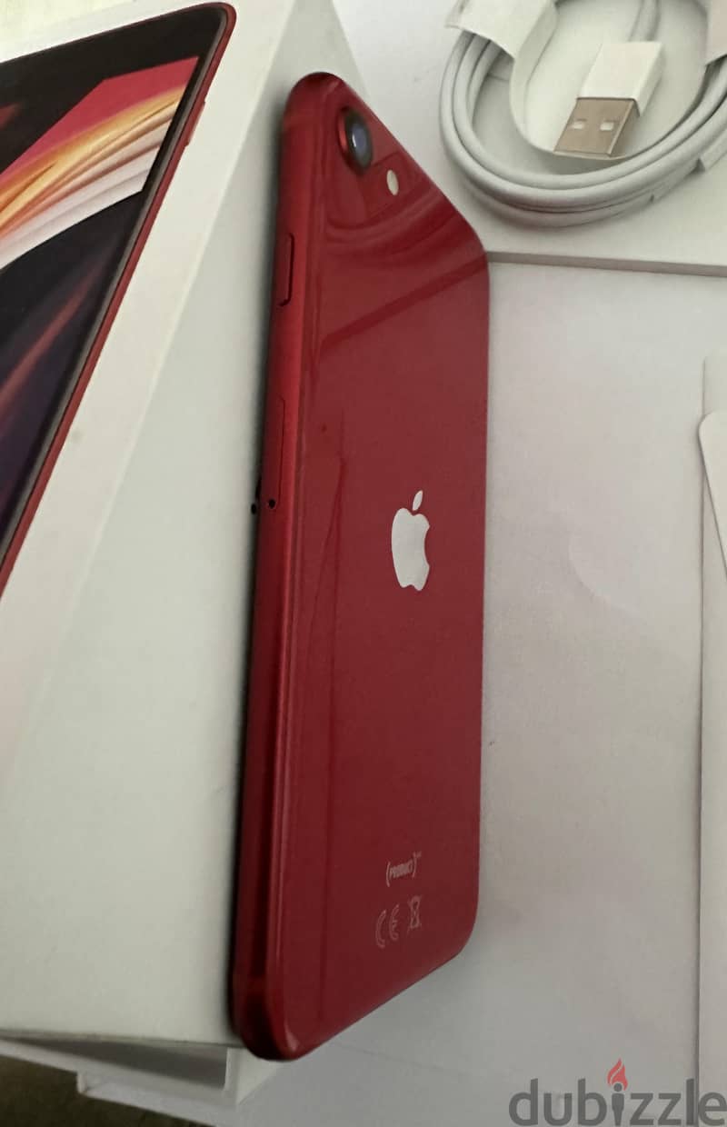 IPhone SE (2020) 128 Gb Red 3