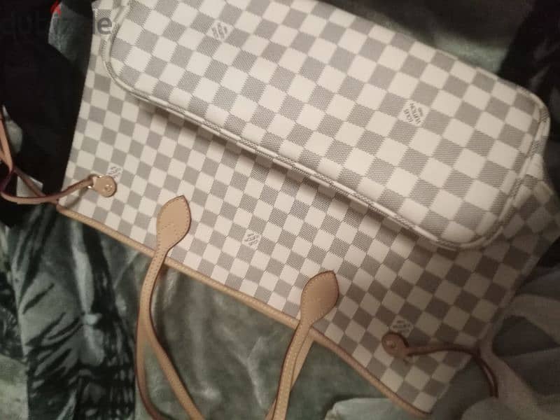 Louis Vuitton bag , 1 bag , original , new, serial number SP1128 6