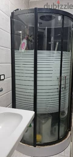 كابينة حمام استعمال بسيط جدا