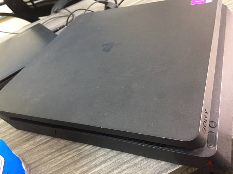playstation 4 slim 1