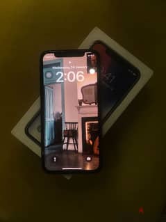 iPhone X (64) 0