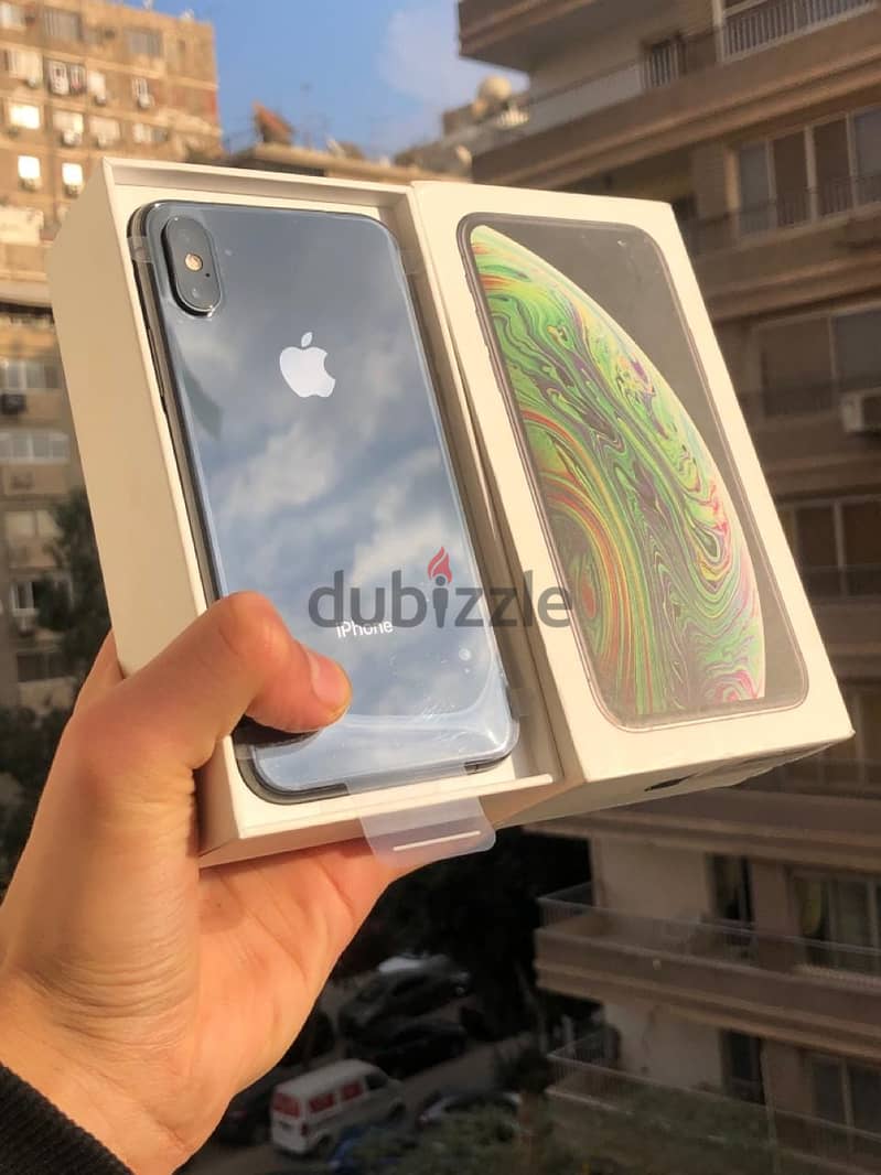 للبيــع " iphone xs	256GB	جديد ( الكارتونة اتفتحت فقط ) بضمـان وفاتـوه 0