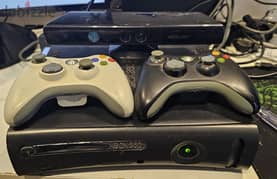 Xbox 360 معدل للعب العاب المنسوخة + Kinect + 2 Game Controllers 0