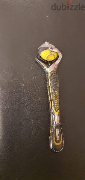 ماكينه جيليت برو شيلد فيوچن Gillette pro shield fusion